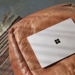 Refurbished Microsoft Surface Laptop 3 Intel® Core™ i5 i5-1035G7 34,3 cm (13.5") Touchscreen 8 GB LPDDR4x-SDRAM 256 GB SSD Wi-Fi 6 (802.11ax) Windows 10 Pro Platina