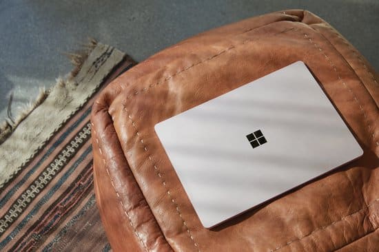 Refurbished Microsoft Surface Laptop 3 Intel® Core™ i5 i5-1035G7 34,3 cm (13.5") Touchscreen 8 GB LPDDR4x-SDRAM 256 GB SSD Wi-Fi 6 (802.11ax) Windows 10 Pro Platina